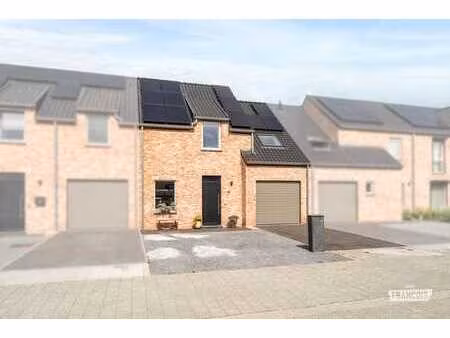 maison familiale économe en énergie avec 4 chambres à assen…