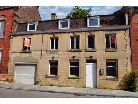 jolie maison à rénover  3 chambres  terrasse et garage