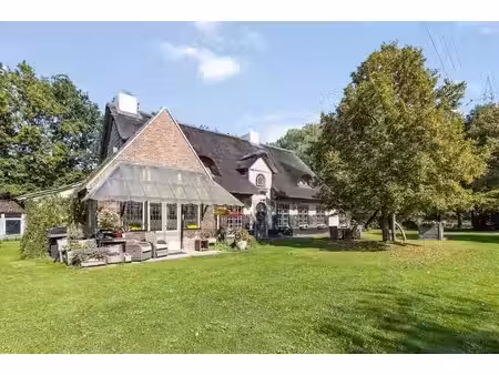 recent gerenoveerde hoeve op een perceel van 3698 m² te h...