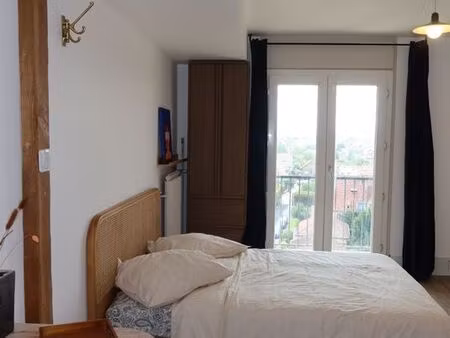 studio proche rer a / transilien l et j