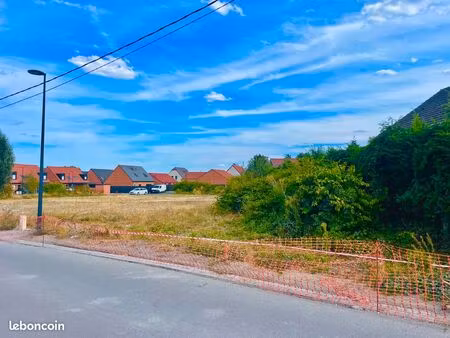 “terrain rare sur le secteur” carvin
