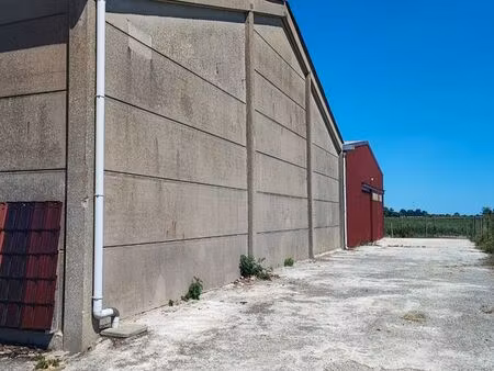 hangar 400 m2