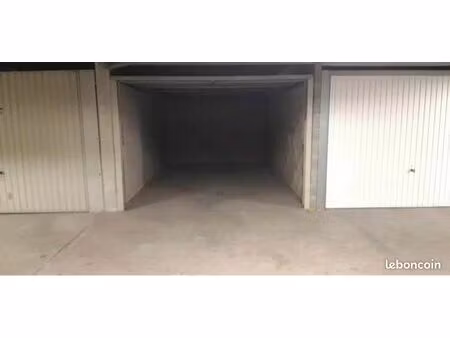 loue 1 garage centre ville - les gets