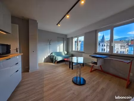studio tout équipé rénové - chambéry centre