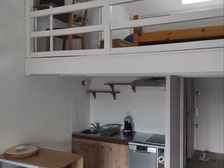 studio mezzanine rénové avec balcon et clim