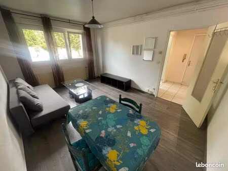 t1 meublé 32 m² + parking – proche centre / universités