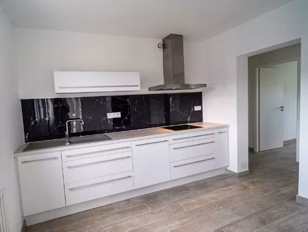 vaste t3 - balcon et parking.
