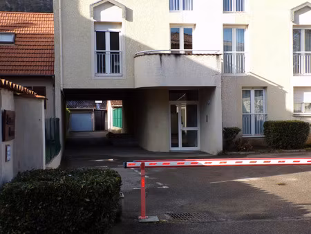 location garage 15 m² à vif (38450)