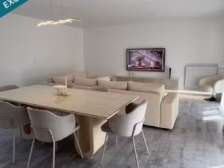 très bel et grand appartement type f4 avec double balcons et parking