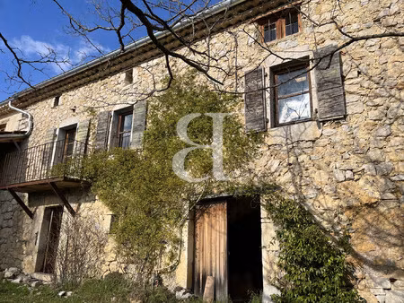 très beau mas restauré sur 2 ha région nyons