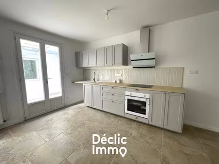 location maison 5 pièces 85m2 la roche-sur-yon 85000 - 1000 € - surface privée