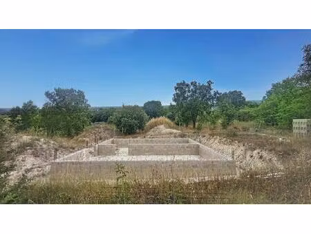 terrain constructible de 2460 m² – cadre idyllique au cœur du luberon
