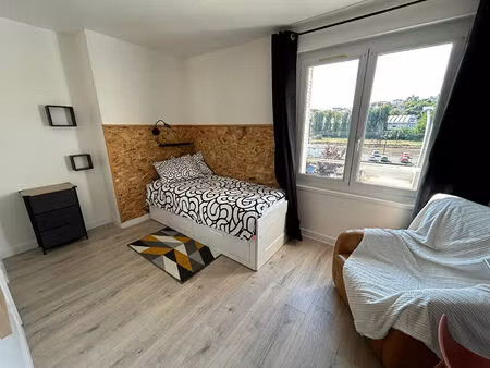 studio meublé - poitiers gare - 15.86 m2