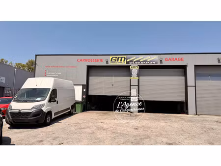 vente local commercial 5 pièces 225m2 la garde 83130 - 265000 € - surface privée