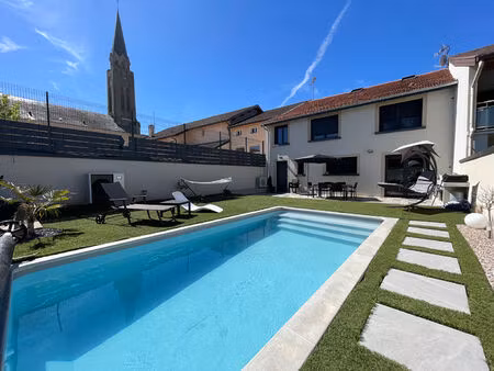 vente maison 6 pièces  220.00m²  dogneville