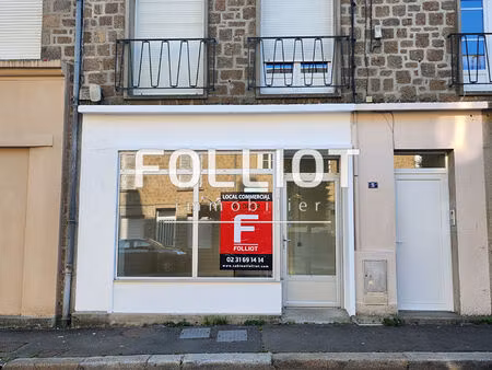 a louer - sourdeval - sur axe principal - local commercial avec bel emplacement