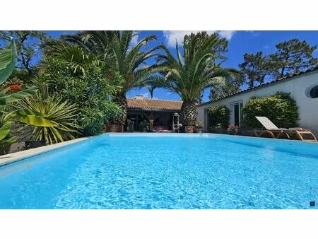 belle villa dans un écrin de verdure