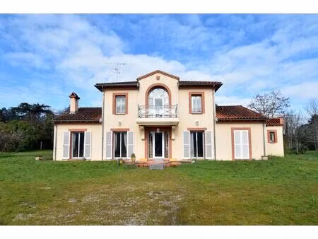 maison t7 200 m2 5500 m2 de terrain