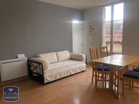 appartement à louer 3 pièces 41.07 m² - saintes (17) - 638€