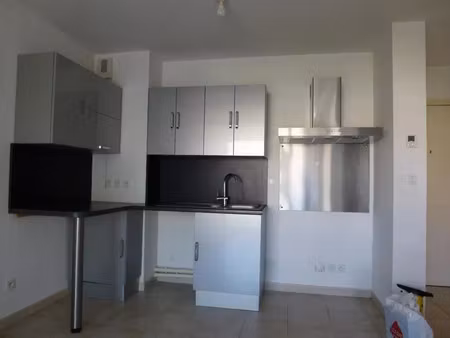 location appartement 2 pièces 45 m² à istres (13118)