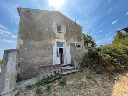 vente maison 3 pièces  158.00m²  les magnils