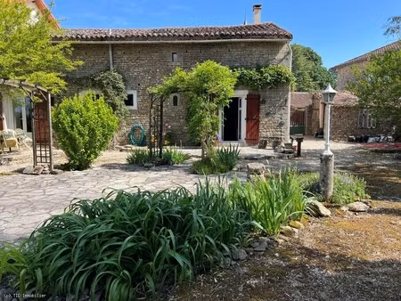 charmante maison en pierre dans un village tranquille – idéale comme résidence secondaire