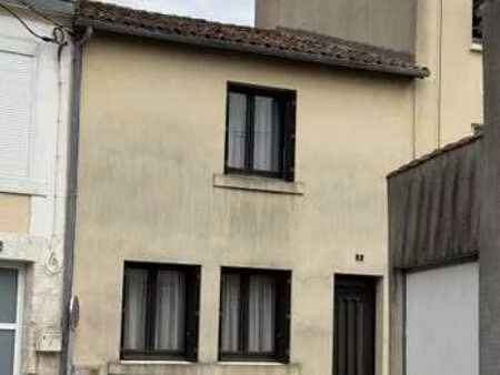 vente maison à fontenay-le-comte (85200) : à vendre / 106m² fontenay-le-comte