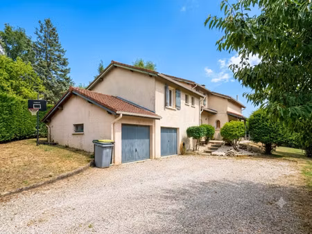 maison rénové 135m2 sur 772m2 de terrain