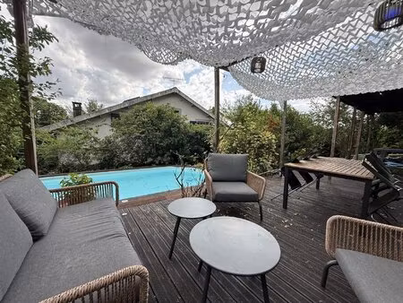 maison de ville avec piscine et garage