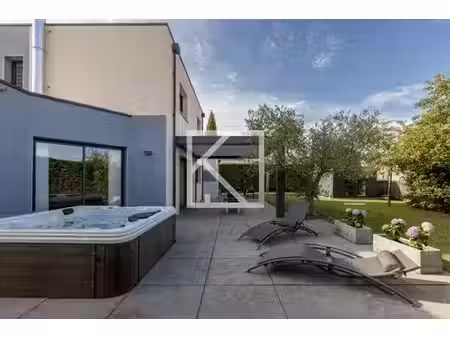 maison de 6 pièces de luxe en vente à mulsanne  pays de la loire