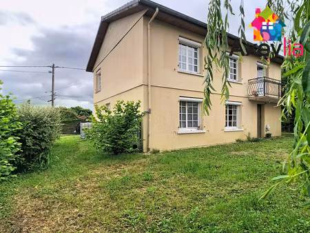 a vendre - a 5 min de charlieu - maison 4 ch avec garage et terrain