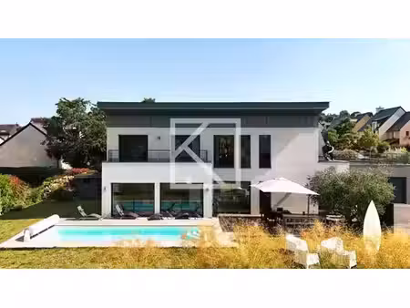 maison de 8 pièces de luxe en vente à montfort-sur-meu  france