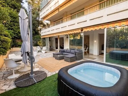 rez-de-jardin 70 m² + véranda + double parking - le cannet / cannes
