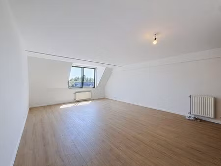 appartement à louer à chaussée de bruxelles 113 h (2.2) waterloo (vbe52448)