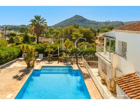 villa de 7 pièces en centre ville