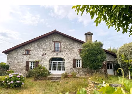 vente maison 6 pièces 195 m² à saint-etienne-d'orthe (40300)  353 000 €