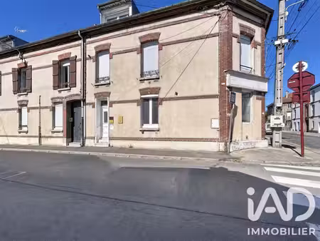 bureaux à magenta (51530)