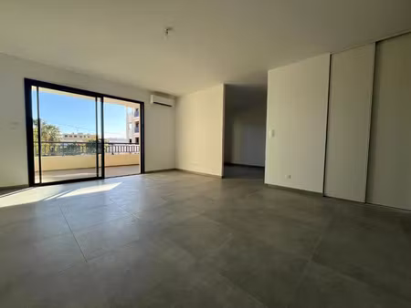 location appartement 3 pièces 76 m² à penta-di-casinca (20213)
