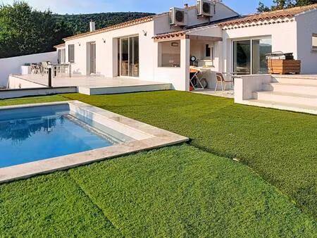 villa t6 avec piscine et terrain de 1241m² - sainte-anastasie-sur-issole