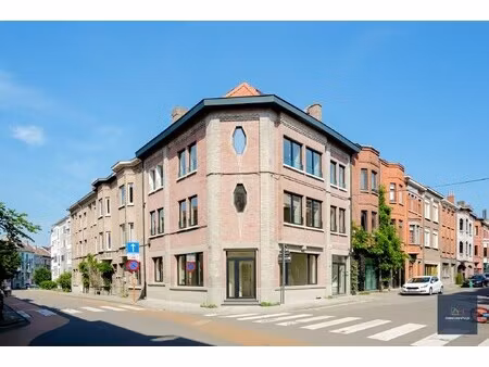 appartement te huur in sint-amandsberg met 3 slaapkamers