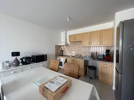 location appartement 3 pièces  60.00m²  saintes