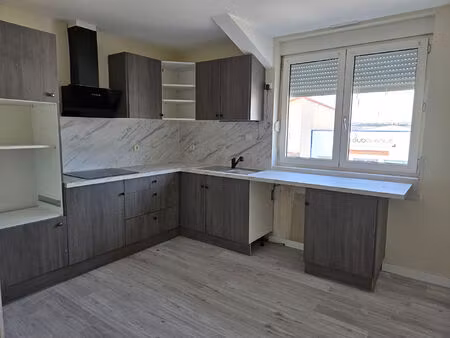 location appartement 4 pièces  146.00m²  le sequestre