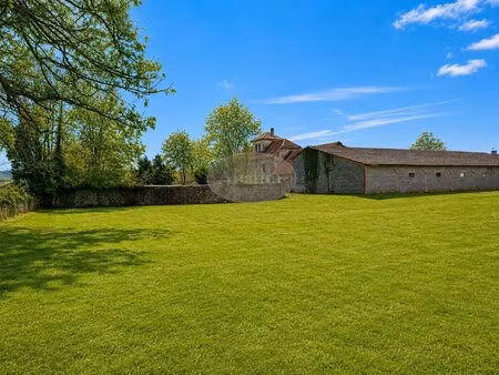 propriété de caractère 1.7ha