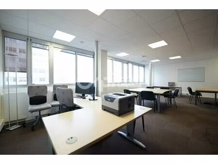 location bureaux 83 m²