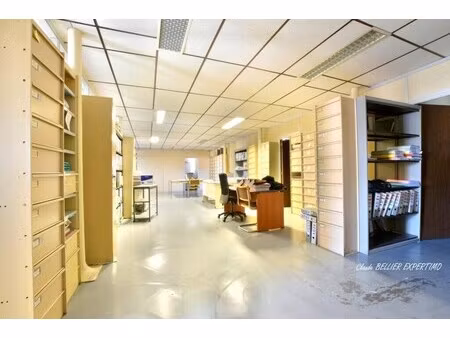 location bureaux 299 m²