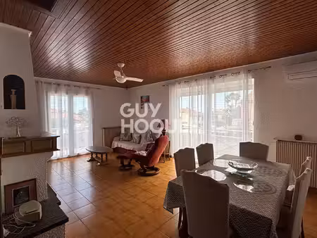 à louer à l'année - appartement meublé 4 pièces avec balcon et jardin commun à villeneuve-