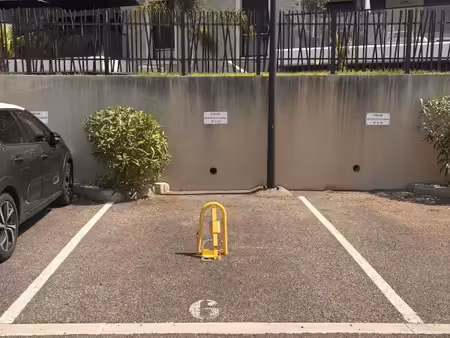location garage à saint-mandrier-sur-mer (83430)