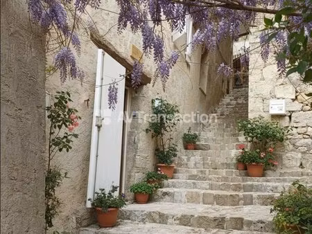 callas : maison de village rénovée 3 pièces