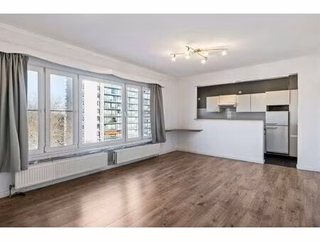 appartement te koop in merksem met 2 slaapkamers