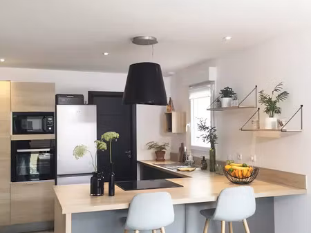 location maison 3 pièces 69 m² à étauliers (33820)